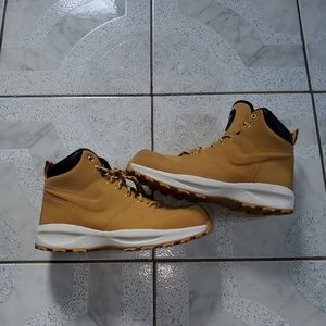Nike Boots